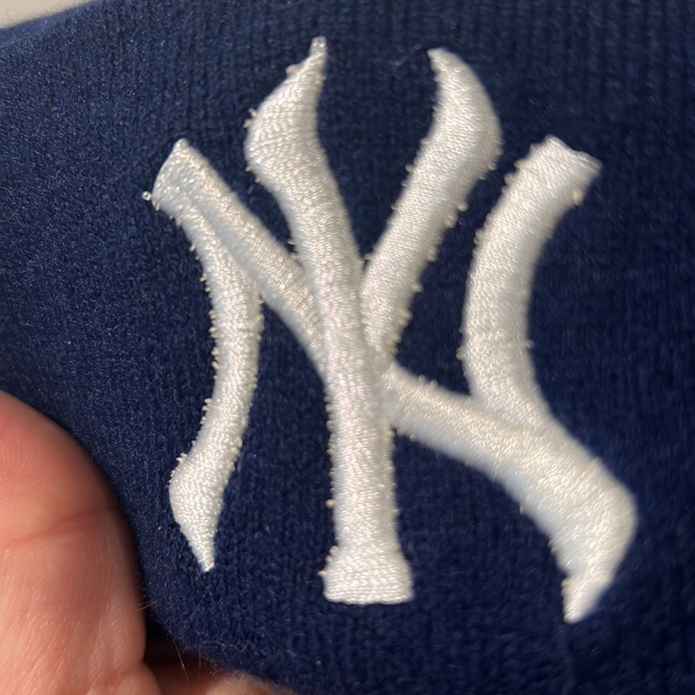 NY Yankee Stadium PomPom Beanie Hat - Picture 9 of 13